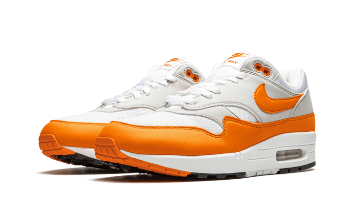 Overkicks - Nike Air Max 1 Anniversary Orange (DC1454-101) - vista trasera