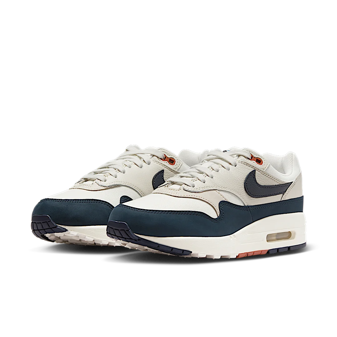 Overkicks - Nike Air Max 1 LX Obsidian Light Orewood Brown (FD2370-110) - vista trasera