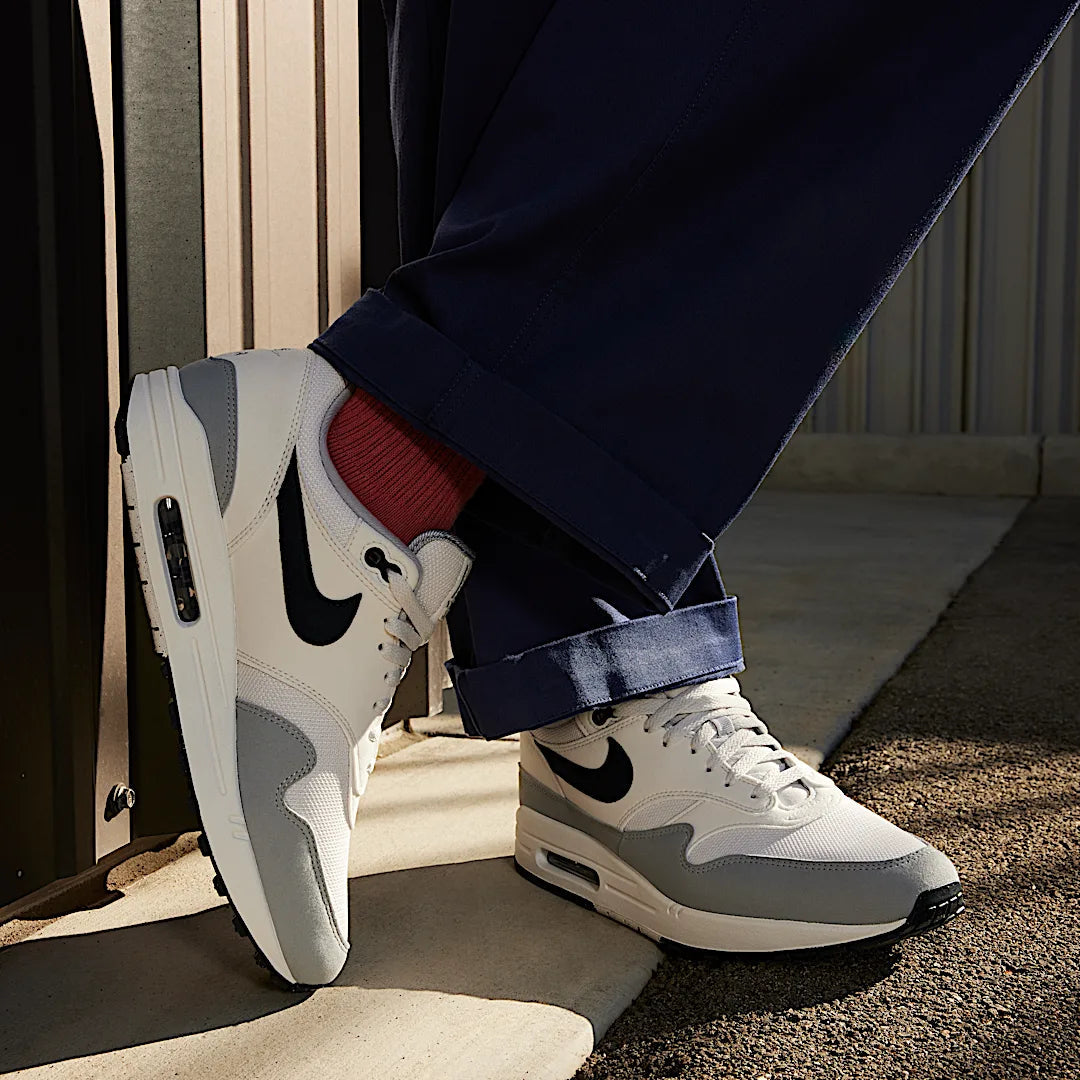 Overkicks - Nike Air Max 1 Platinum Tint Dark Obsidian (FD9082-002) - detalle suela