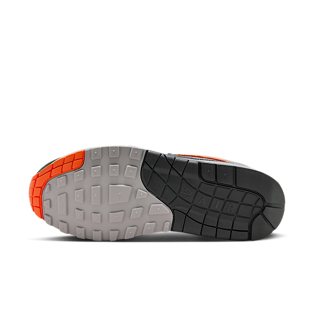 Overkicks - Nike Air Max 1 SP HUF Brilliant Orange (HF3713-001) - detalle suela