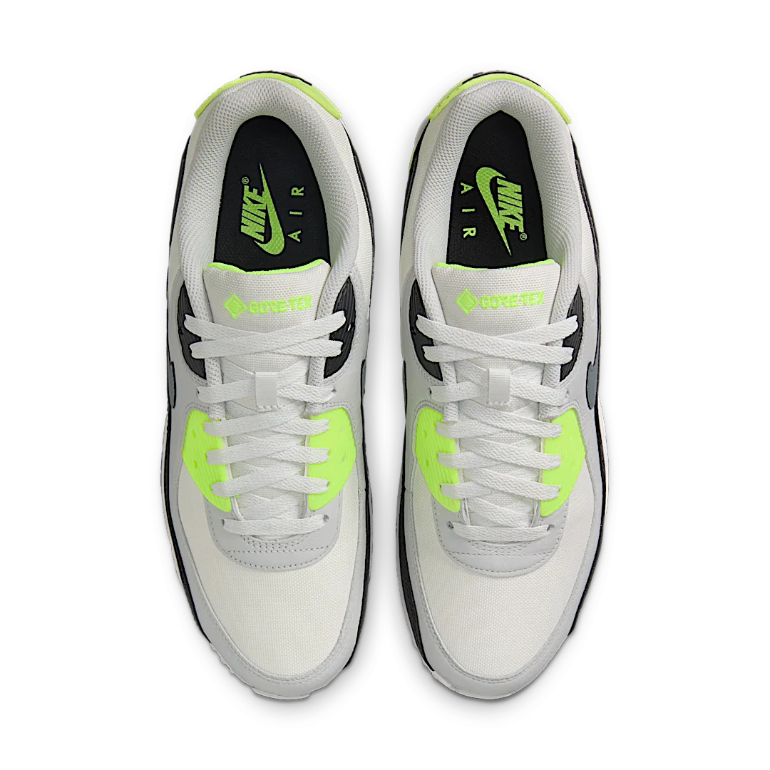 Overkicks - Nike Air Max 90 Gore-Tex Summit White Volt Black Cool Grey (FD5810-102) - par completo