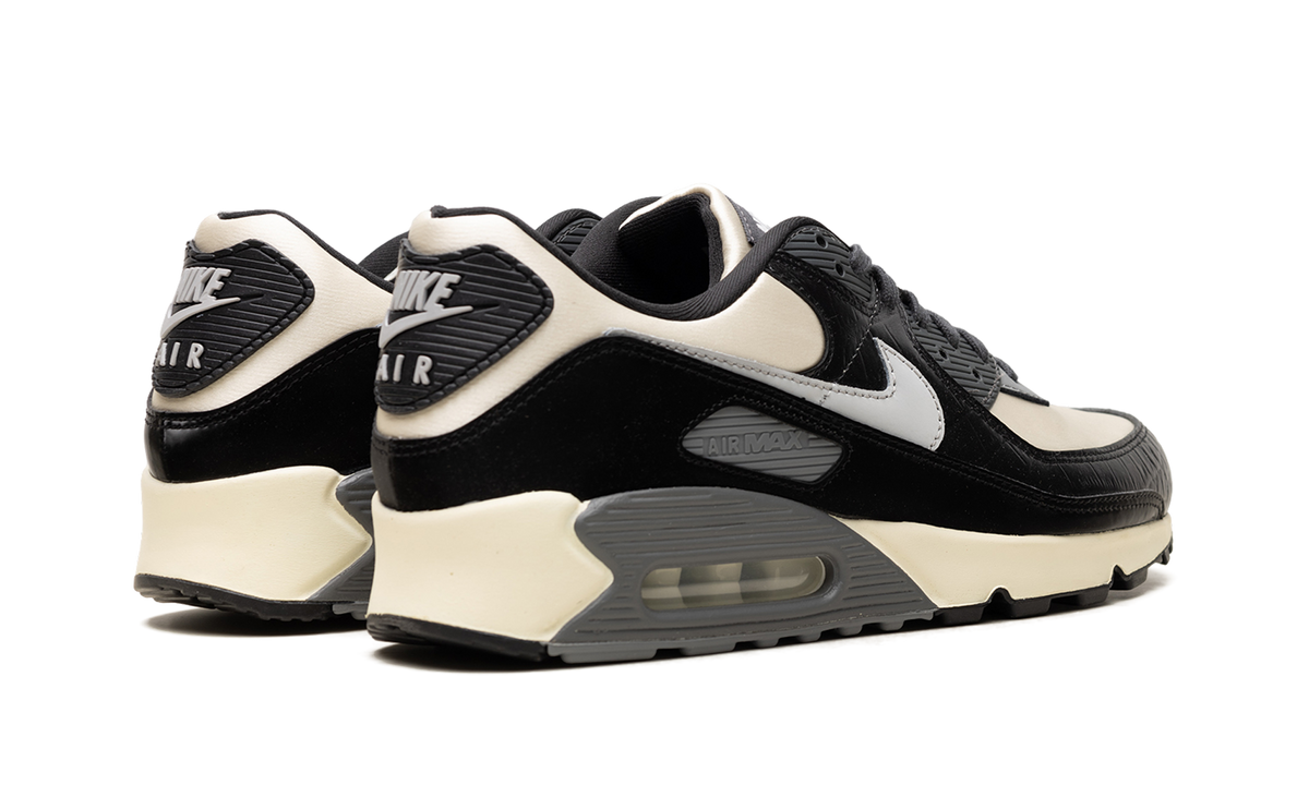Overkicks - Nike Air Max 90 QS Smoke Grey Crocodile (IO4468-100) - detalle suela