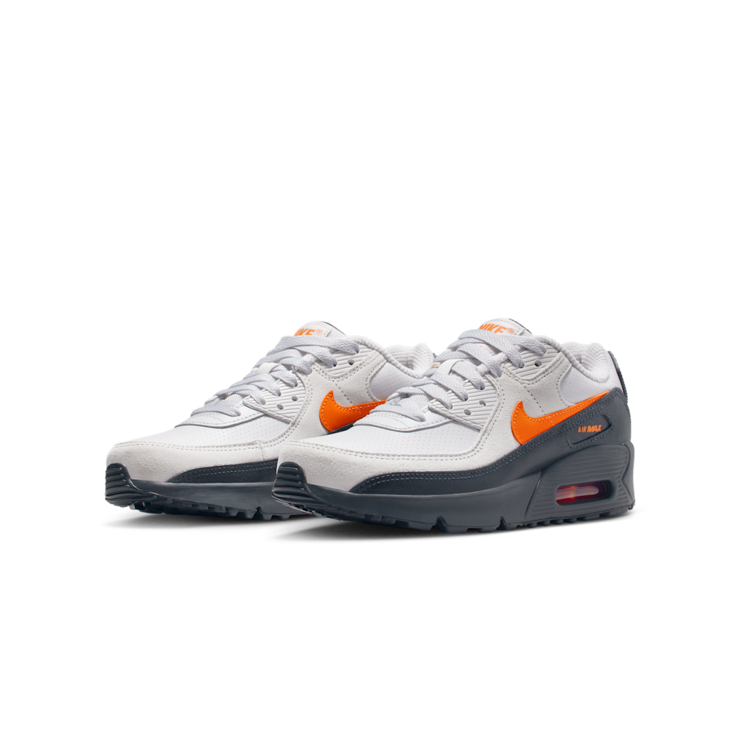 Overkicks - Nike Air Max 90 SE Vast Grey Safety Orange (GS) (IF2623-003) - imagen 2
