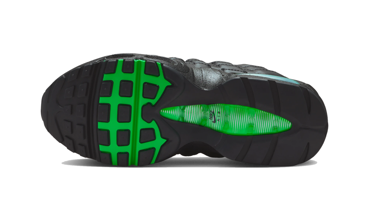 Overkicks - Nike Air Max 95 Black Green Shock (II4130-009) - par completo