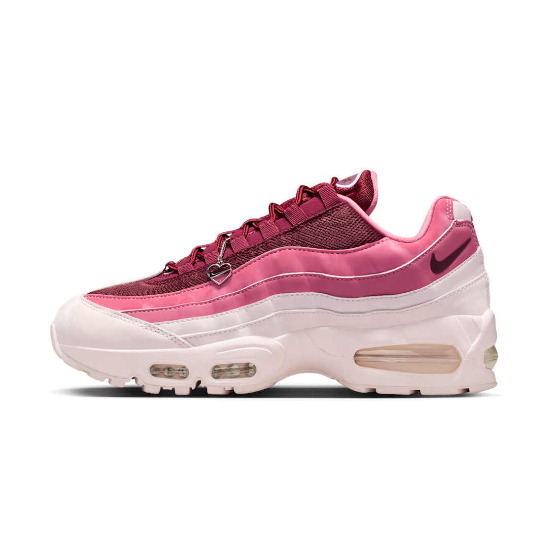 Overkicks - Nike Air Max 95 OG Valentines Day (2026) (IB8155-600) - vista lateral