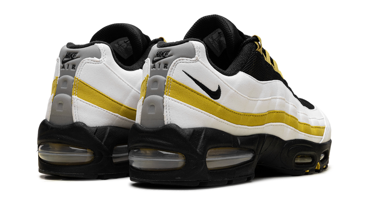 Overkicks - Nike Air Max 95 OG White Saffron Quartz Black (HM4740-102) - par completo