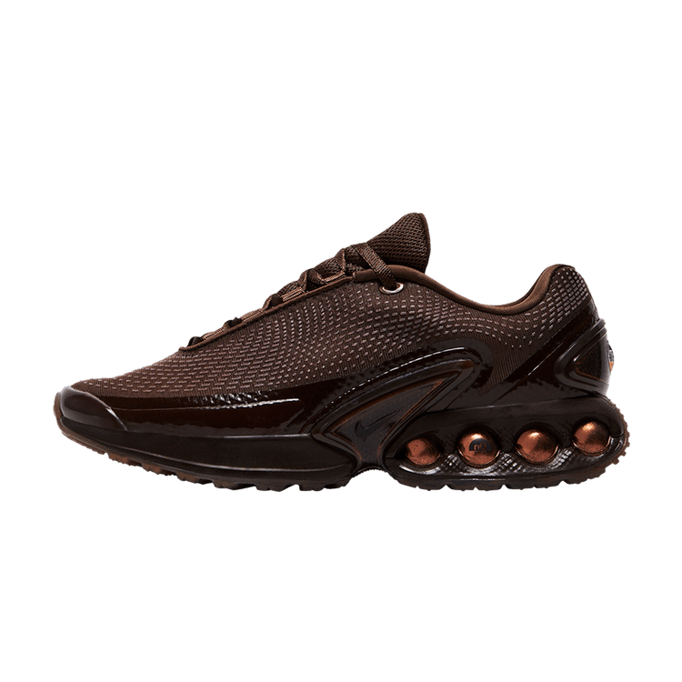 Overkicks - Nike Air Max Dn Isamaya Ffrench Light Chocolate (Women's) (HQ3837-200) - vista lateral