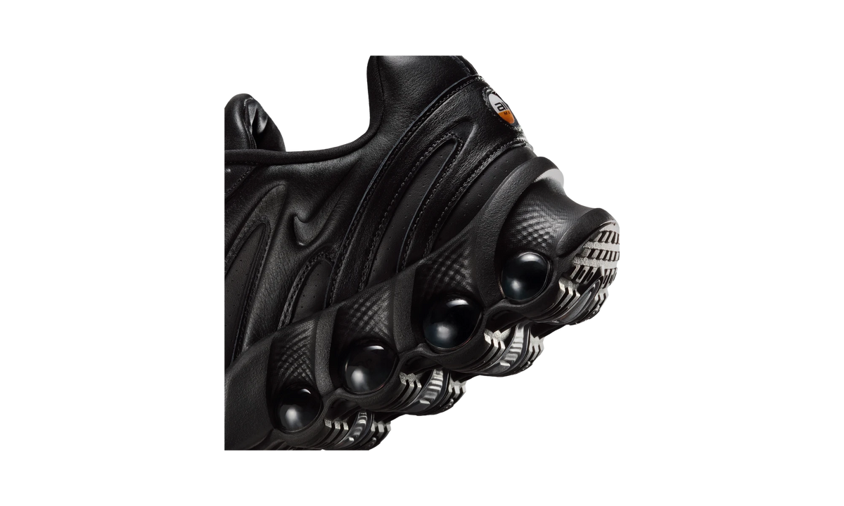 Overkicks - Nike Air Max Dn8 SP Black Leather (II7058-001) - detalle