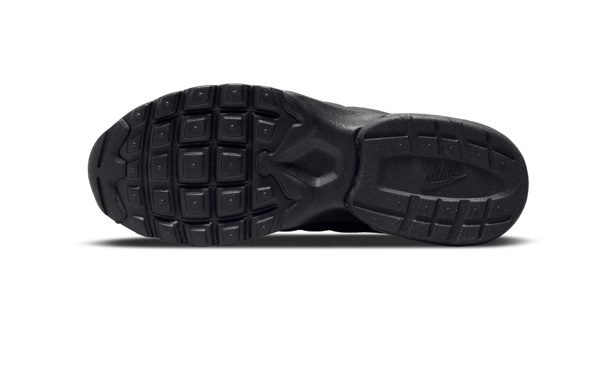 Overkicks - Nike Air Max Invigor Black Wolf Grey (749572-003) - par completo