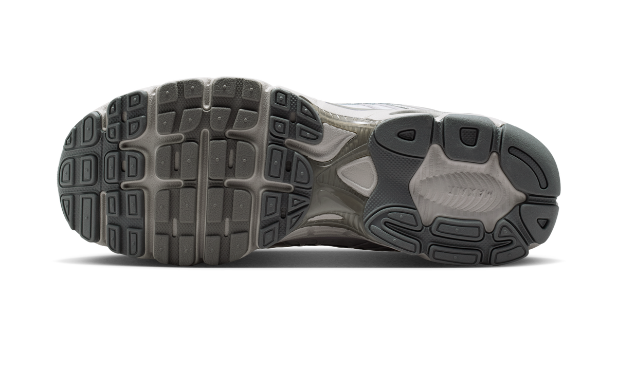 Overkicks - Nike Air Max Moto 2K Vast Gray/College Gray/Iron Gray (IO9279-008) - par completo