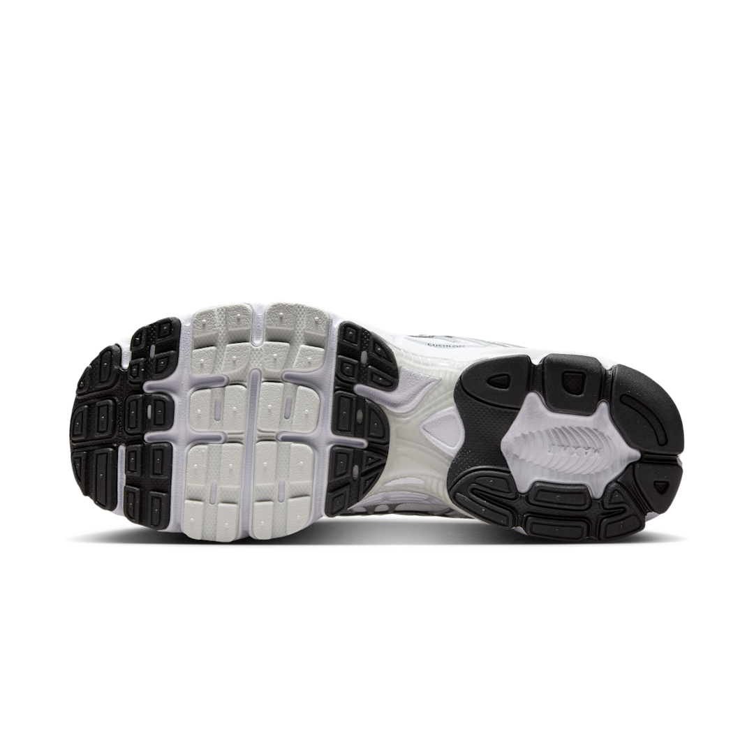 Overkicks - Nike Air Max Moto 2K White Black (HQ2056-103) - detalle suela