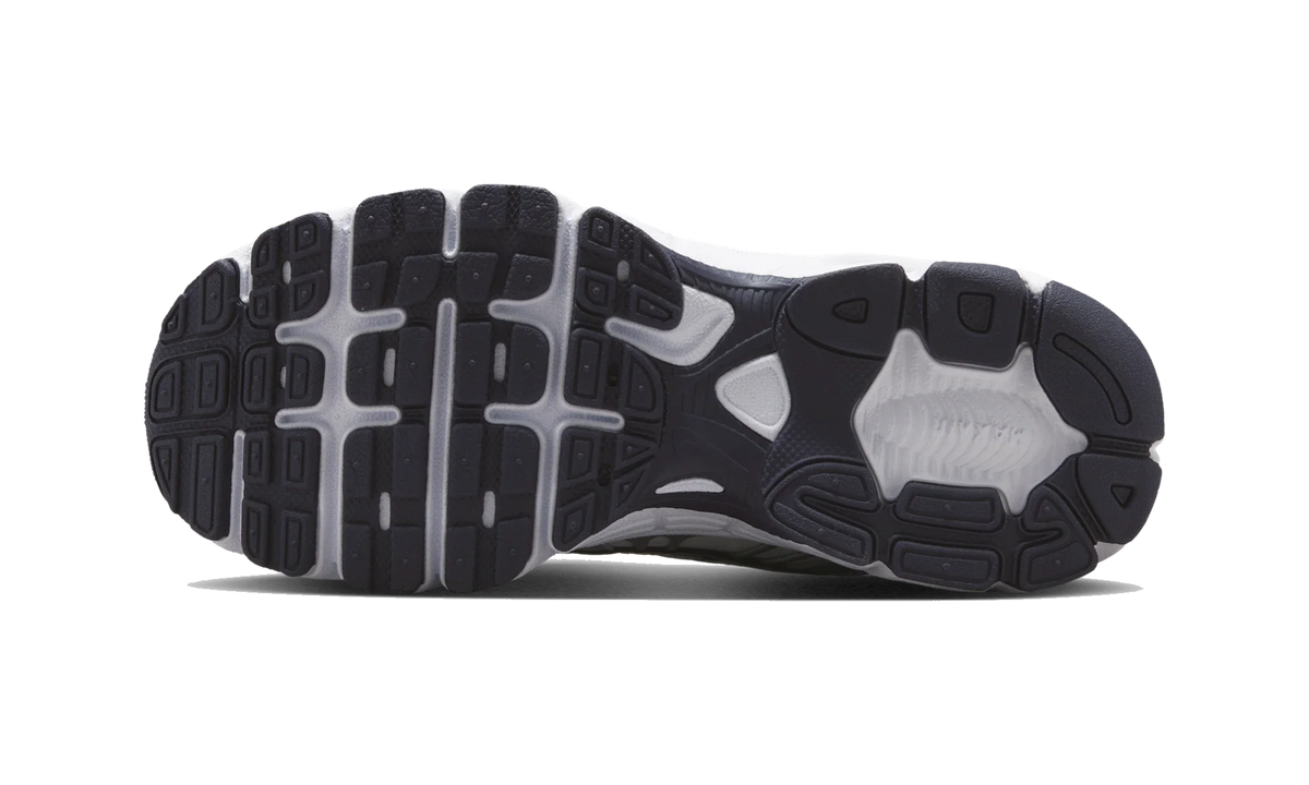 Overkicks - Nike Air Max Moto 2K White Purple Dynasty Metallic Silver (GS) (IQ9430-100) - imagen 3