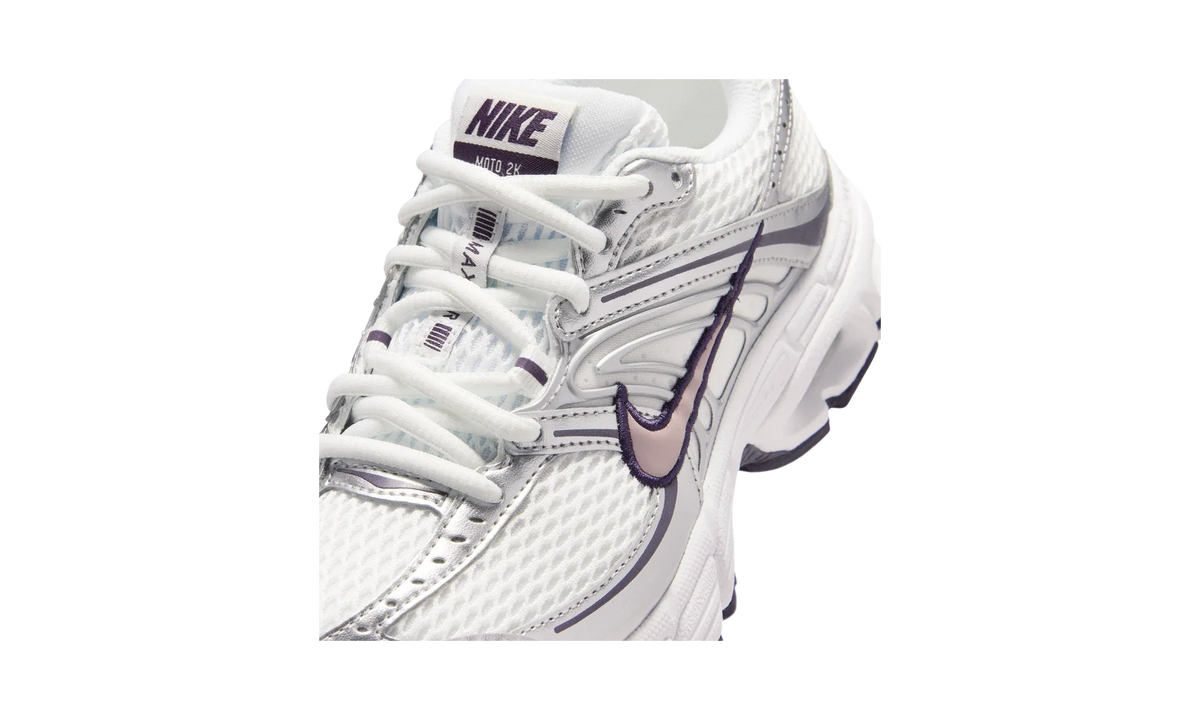 Overkicks - Nike Air Max Moto 2K White Purple Dynasty Metallic Silver (GS) (IQ9430-100) - imagen 7