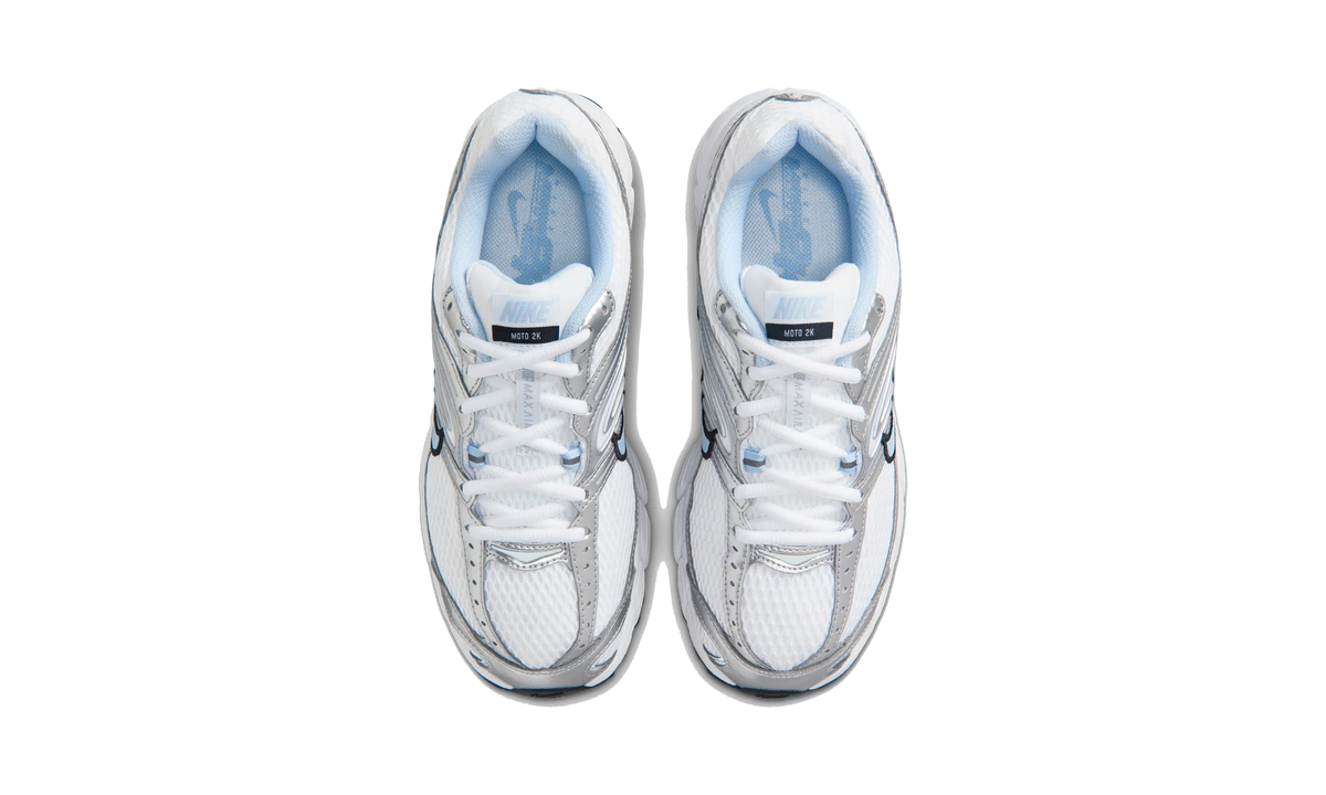 Overkicks - Nike Air Max Moto 2K White Silver Black Hydrogen Blue (HQ2056-107) - vista superior