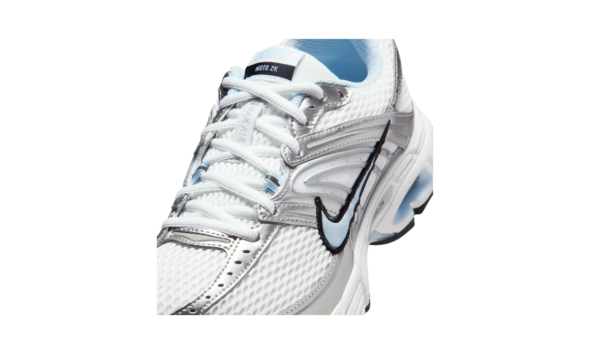 Overkicks - Nike Air Max Moto 2K White Silver Black Hydrogen Blue (HQ2056-107) - detalle lateral interior