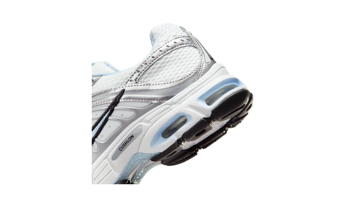 Overkicks - Nike Air Max Moto 2K White Silver Black Hydrogen Blue (HQ2056-107) - detalle