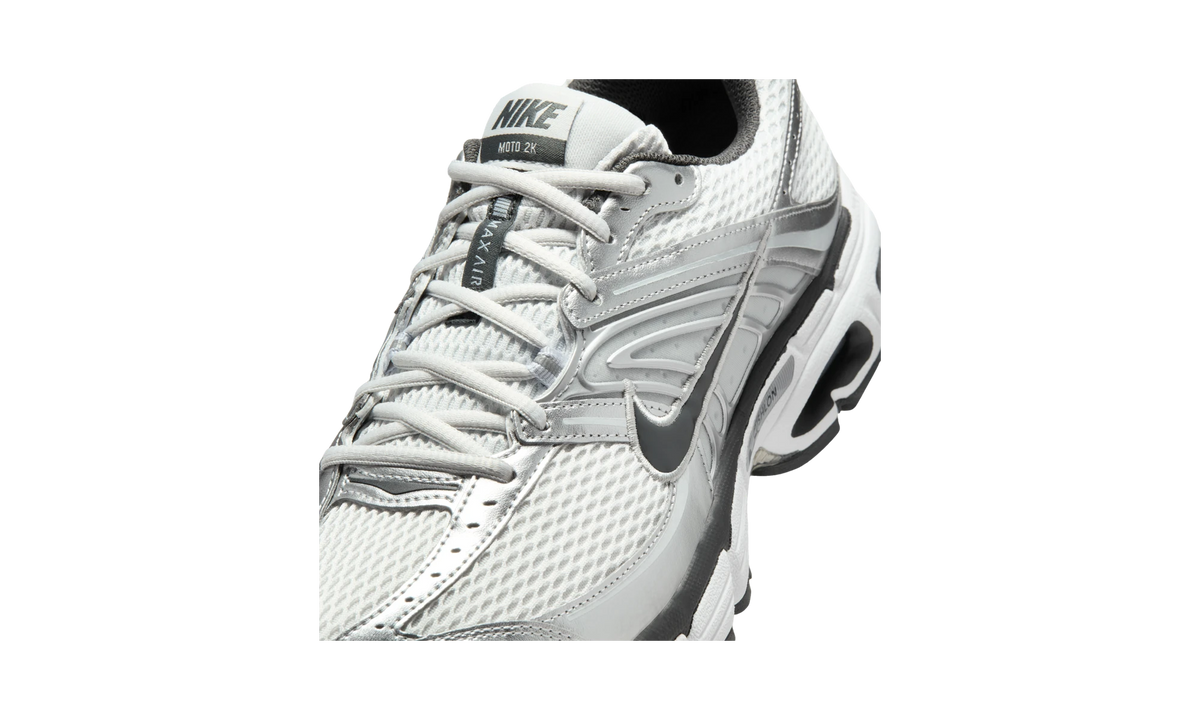 Overkicks - Nike Air Max Moto 2k Grey (IQ7592-025) - detalle lateral interior