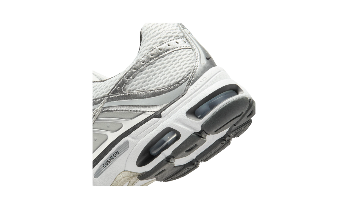 Overkicks - Nike Air Max Moto 2k Grey (IQ7592-025) - detalle