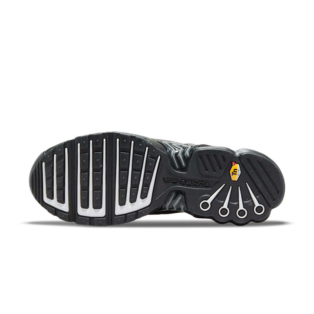 Overkicks - Nike Air Max Plus 3 Black Graphic (DO6386-001) - detalle suela