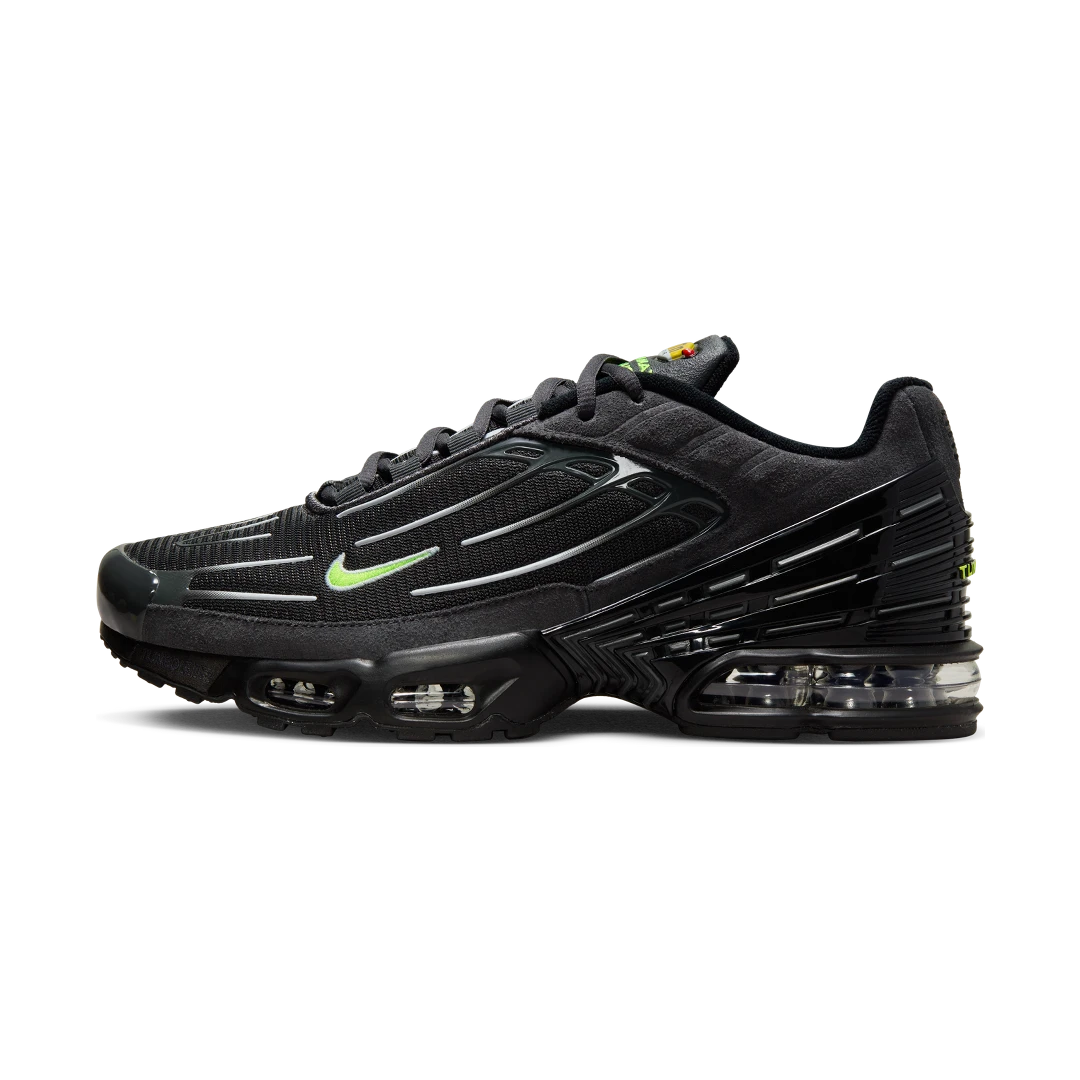 Overkicks - Nike Air Max Plus 3 Black Volt (FQ2387-001) - vista lateral
