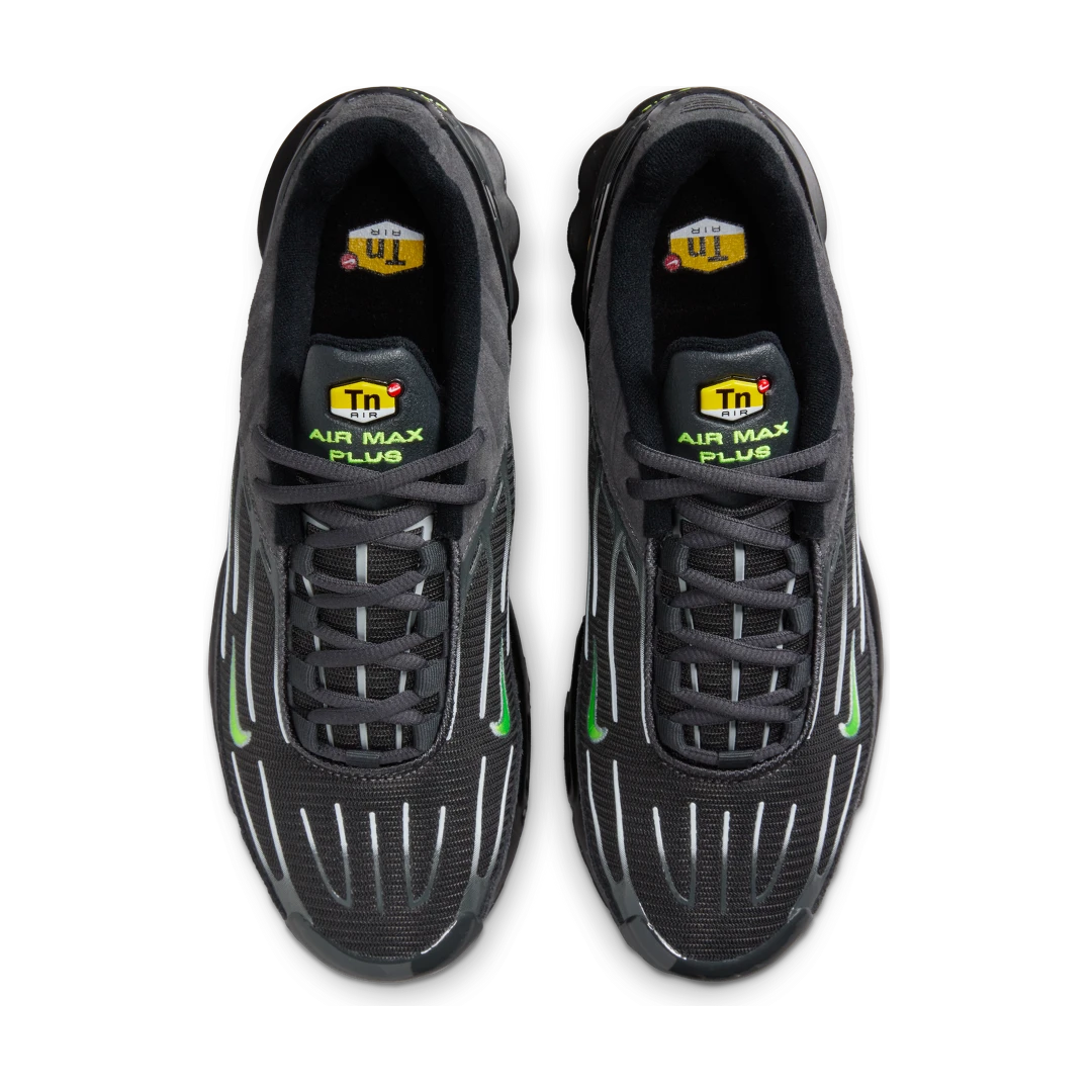 Overkicks - Nike Air Max Plus 3 Black Volt (FQ2387-001) - par completo