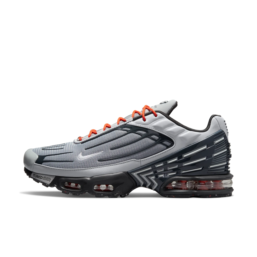 Overkicks - Nike Air Max Plus 3 Light Smoke Grey Metallic Silver (DM2560-001) - vista lateral