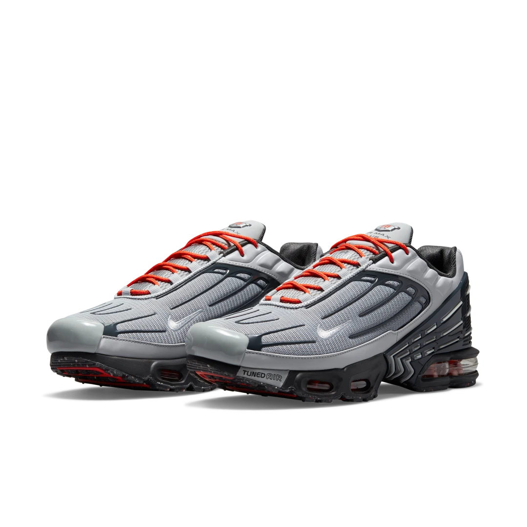 Overkicks - Nike Air Max Plus 3 Light Smoke Grey Metallic Silver (DM2560-001) - vista trasera