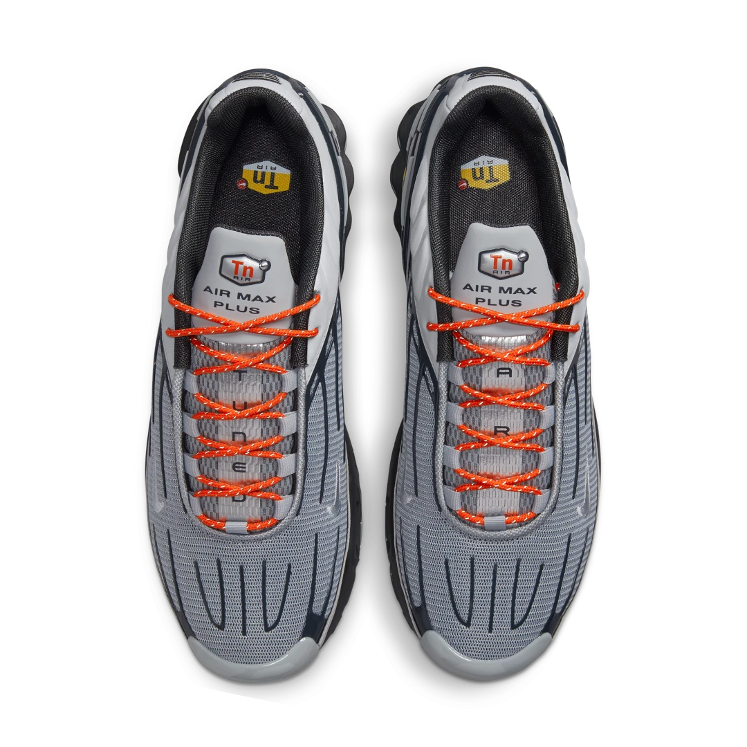 Overkicks - Nike Air Max Plus 3 Light Smoke Grey Metallic Silver (DM2560-001) - par completo