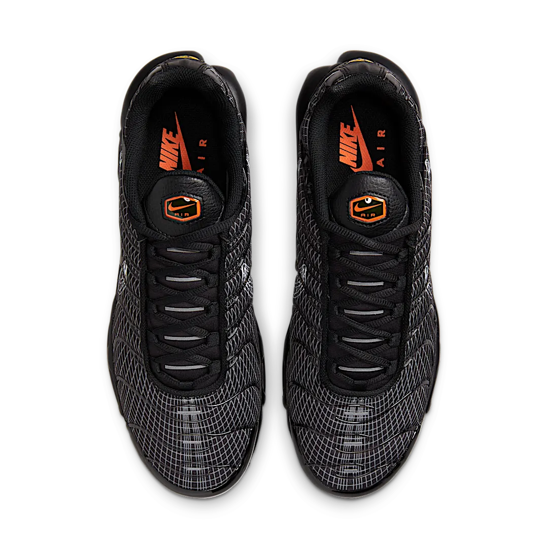 Overkicks - Nike Air Max Plus 3D Swoosh Black (DR0138-001) - par completo