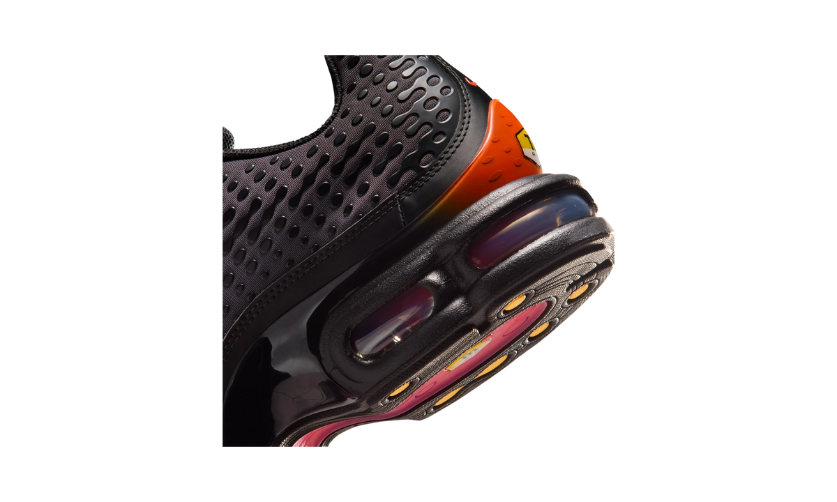 Overkicks - Nike Air Max Plus 7 Black Dark Copper (HQ2197-002) - detalle