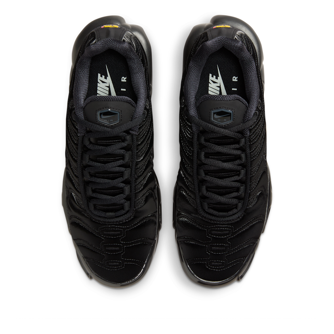 Overkicks - Nike Air Max Plus Black Anthracite Sail (FV1169-001) - par completo