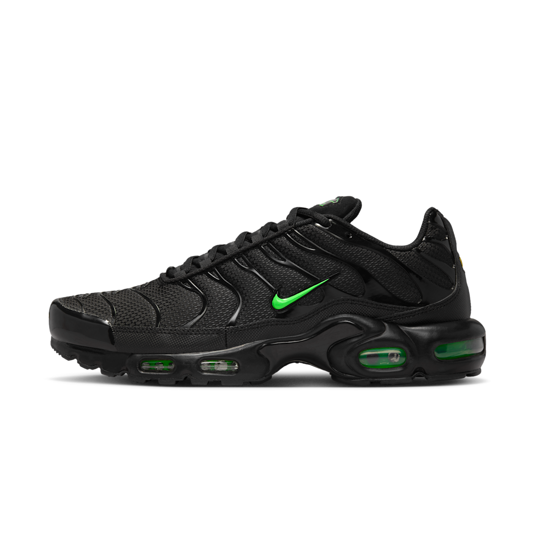 Overkicks - Nike Air Max Plus Black Green Strike (DM0032-024) - vista lateral