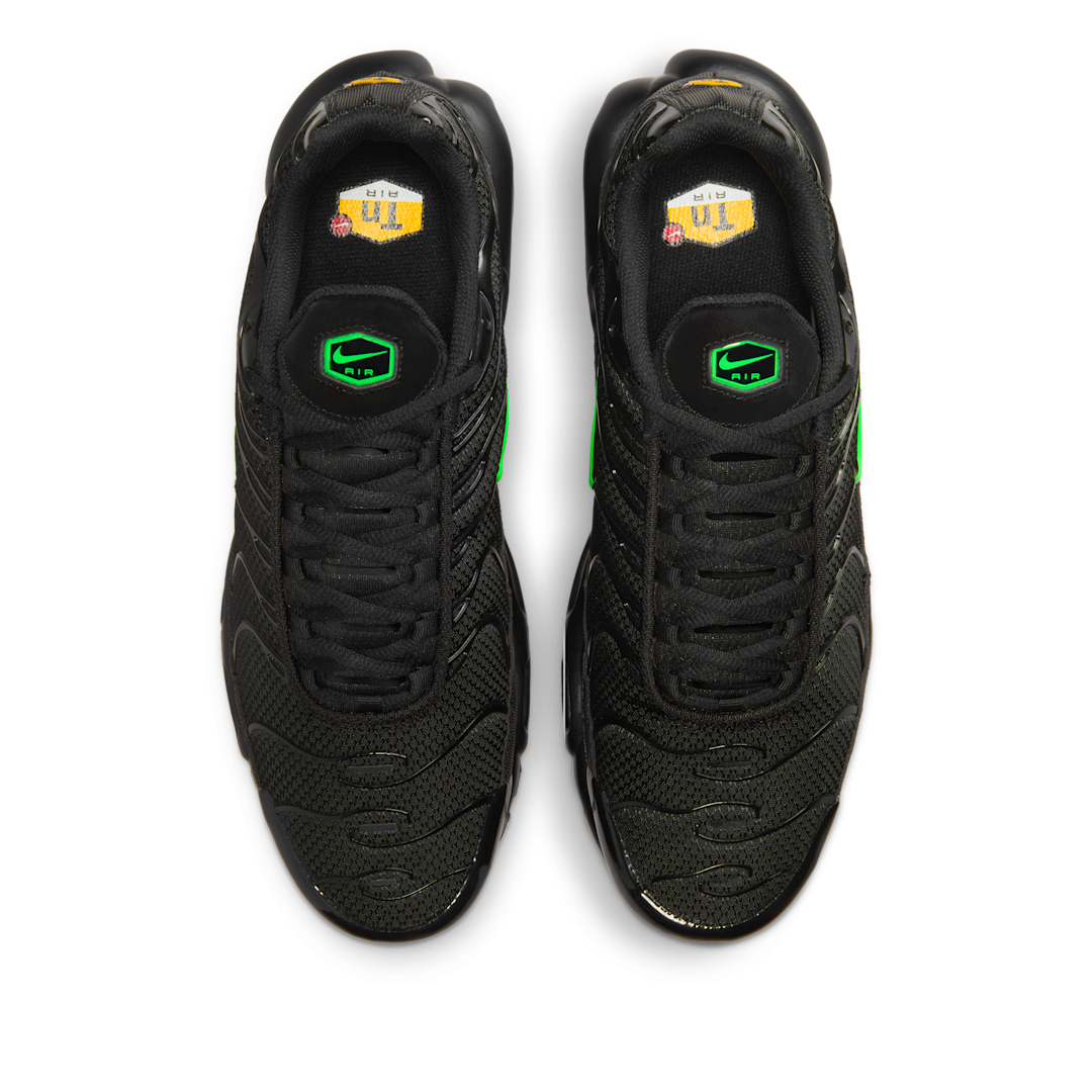 Overkicks - Nike Air Max Plus Black Green Strike (DM0032-024) - par completo