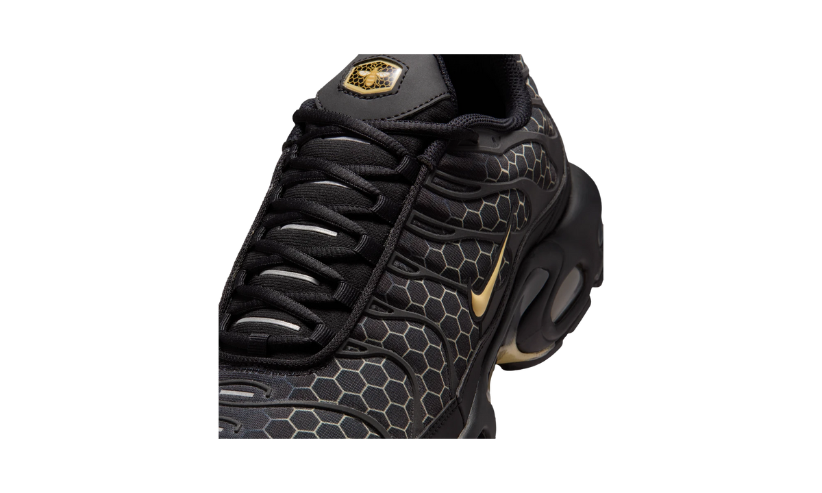 Overkicks - Nike Air Max Plus Black Honey (IQ0287-010) - detalle lateral interior