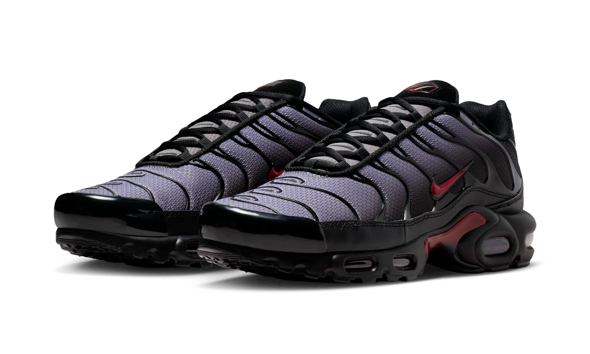 Overkicks - Nike Air Max Plus Black Pencil Point Team Crimson (DM0032-032) - vista trasera