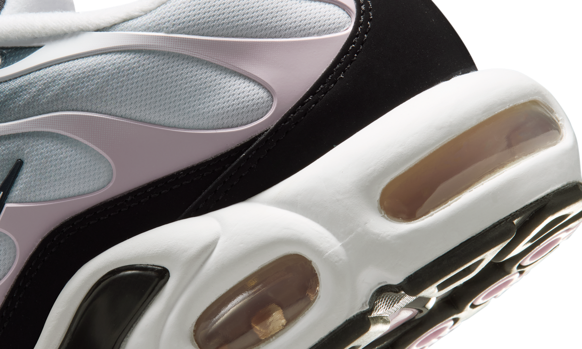 Overkicks - Nike Air Max Plus Black Pink Foam (IU7540-001) - detalle