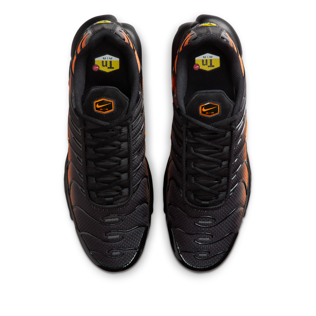 Overkicks - Nike Air Max Plus Black Total Orange (DM0032-025) - par completo