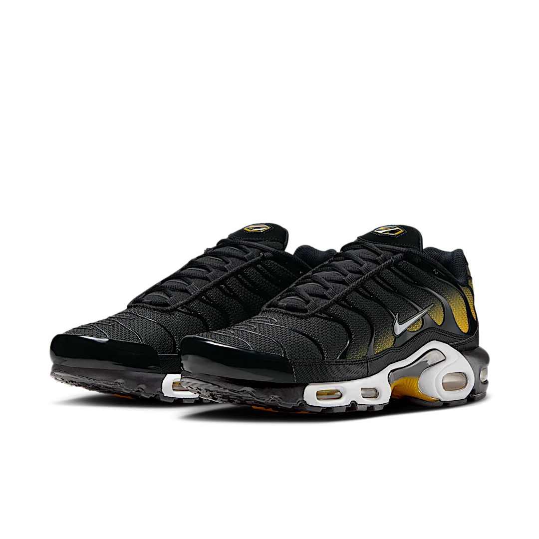 Overkicks - Nike Air Max Plus Black University Gold White (DM0032-013) - vista trasera