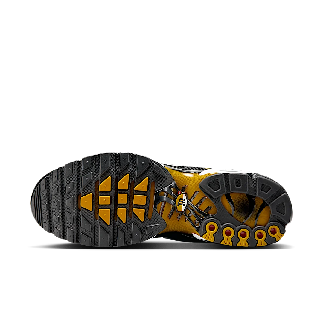 Overkicks - Nike Air Max Plus Black University Gold White (DM0032-013) - detalle suela
