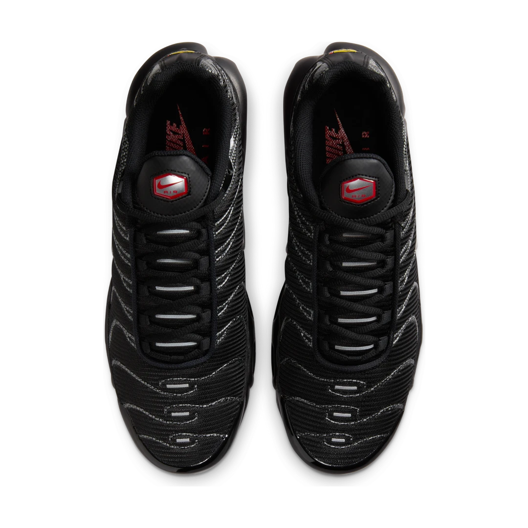 Overkicks - Nike Air Max Plus Black University Red Metallic Silver (HF4293-001) - par completo