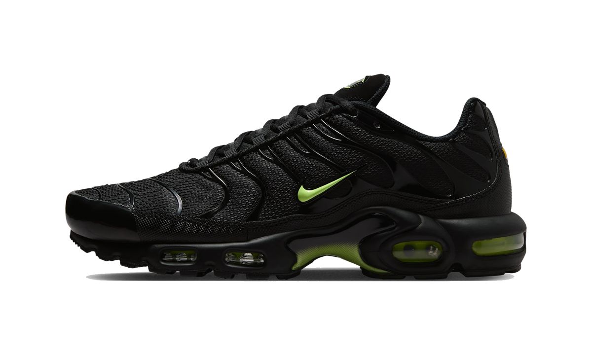 Overkicks - Nike Air Max Plus Black Volt Ice (DM0032-036) - vista lateral