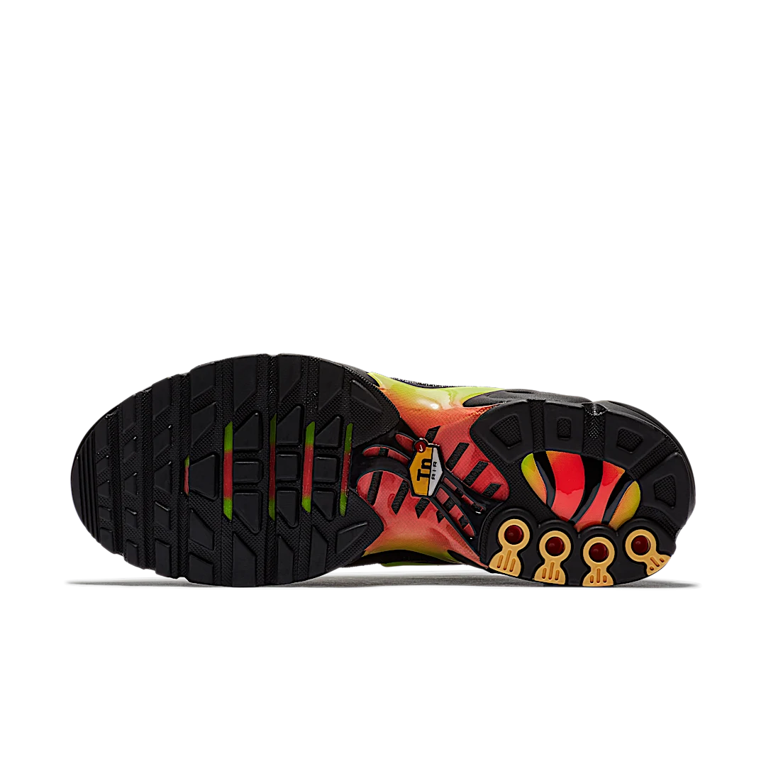 Overkicks - Nike Air Max Plus Black Volt Solar Red (Womens) (AQ9979-001) - detalle suela