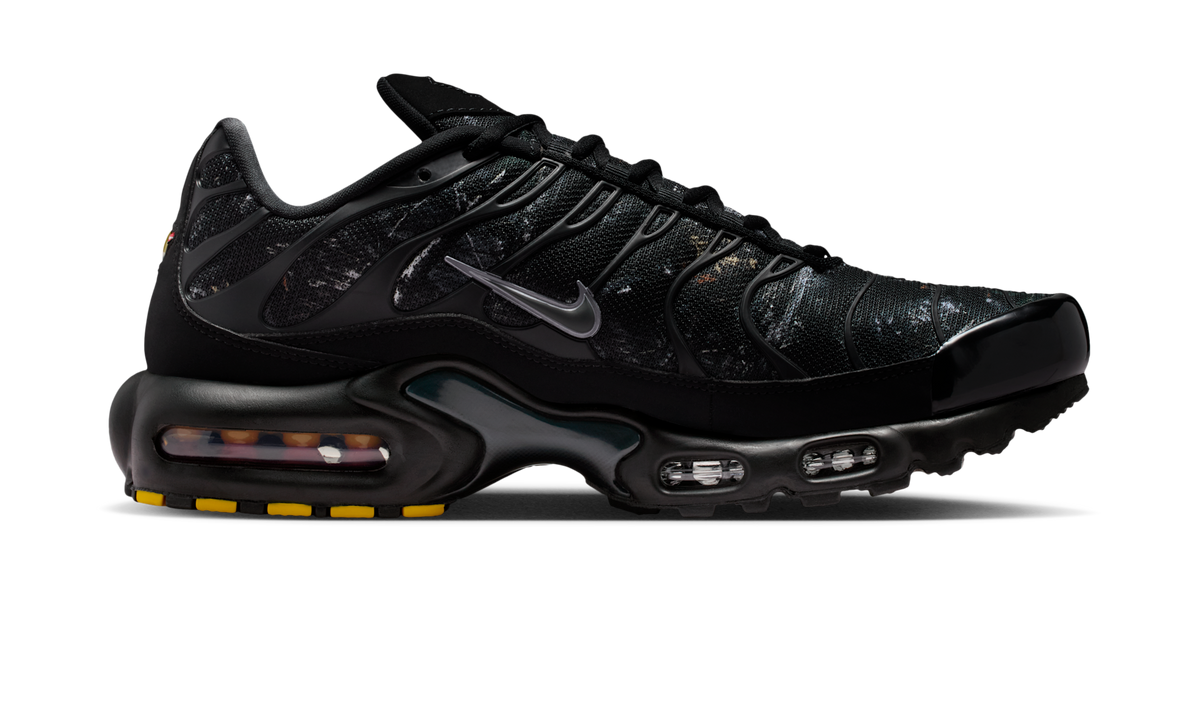 Overkicks - Nike Air Max Plus Black Wood Camo (IQ0301-070) - detalle suela