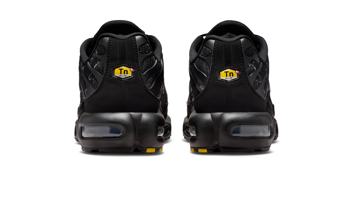 Overkicks - Nike Air Max Plus Black Wood Camo (IQ0301-070) - detalle talón