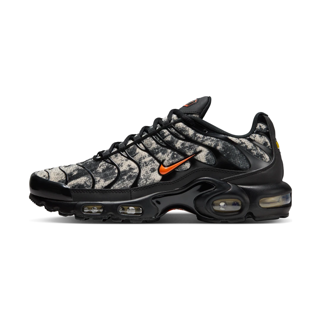 Overkicks - Nike Air Max Plus Camo Black Safety Orange (FV6913-001) - vista lateral