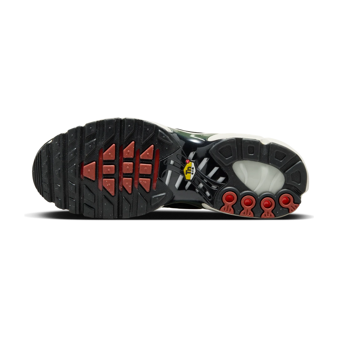 Overkicks - Nike Air Max Plus Cargo Khaki Phantom (FB9722-300) - detalle suela