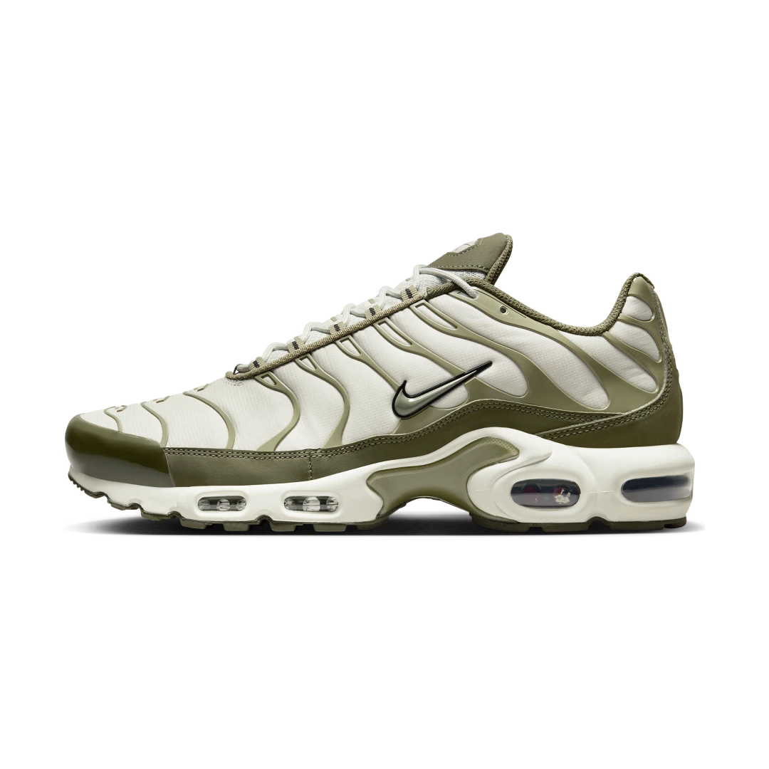 Overkicks - Nike Air Max Plus Light Bone Neutral Olive (FB9722-002) - vista lateral