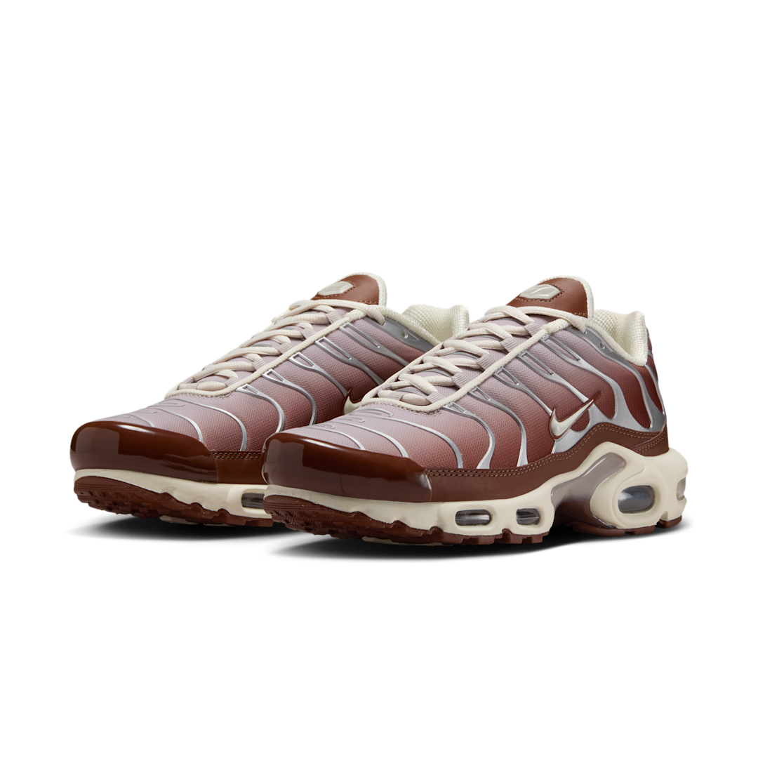 Overkicks - Nike Air Max Plus Light Orewood Brown Dark Pony (Womens) (II7637-200) - vista trasera