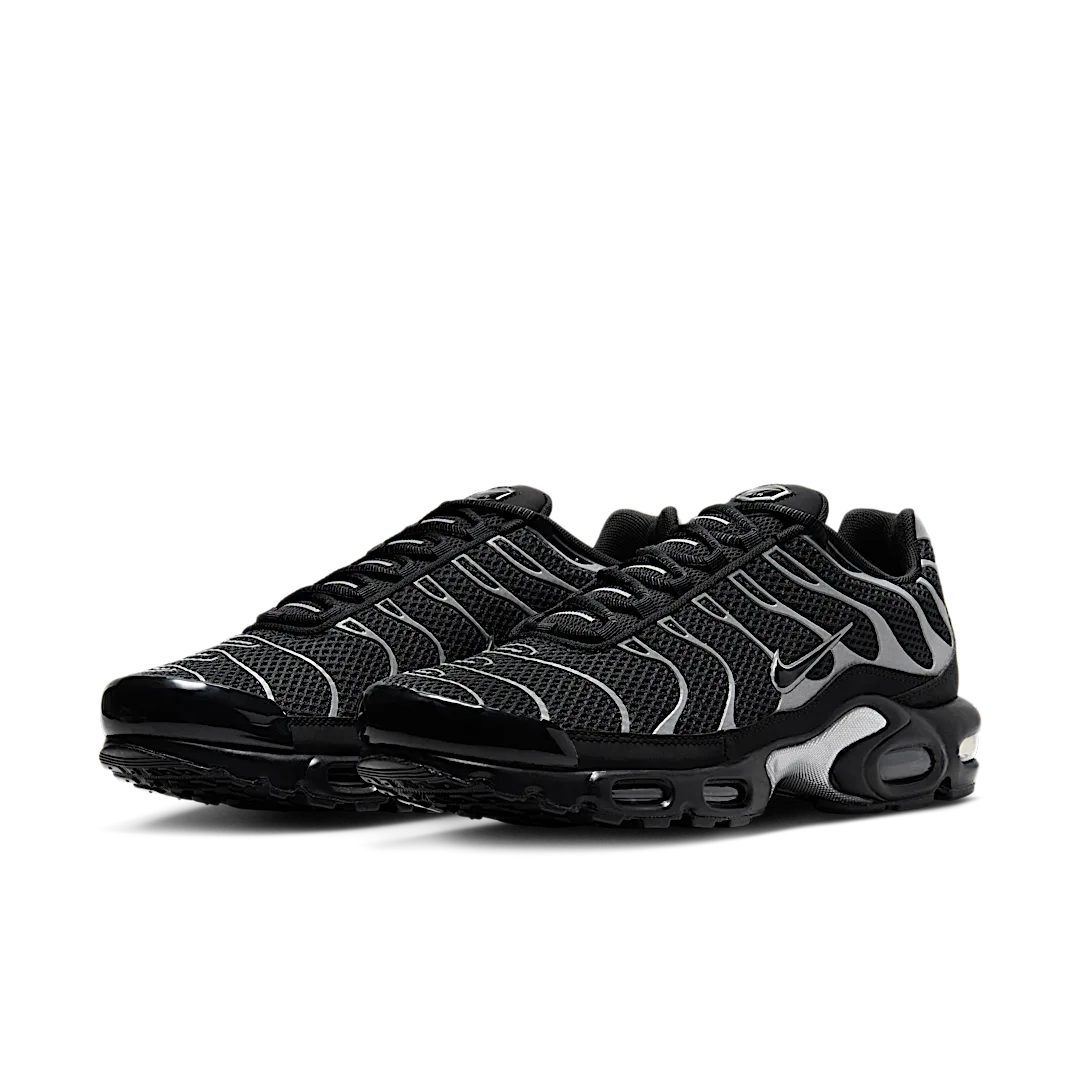 Overkicks - Nike Air Max Plus Premium Black Reflective Silver (HQ3029-001) - vista trasera