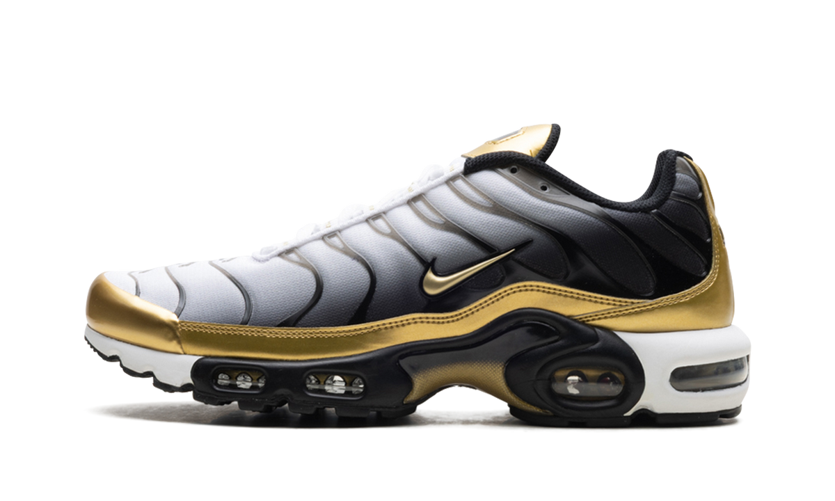 Overkicks - Nike Air Max Plus Premium Footlocker 50th Anniversary (HM0352-100) - vista lateral